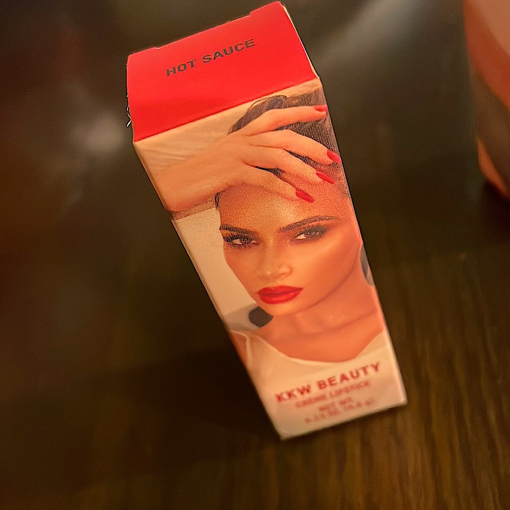 KKW beauty Crème Lipstick